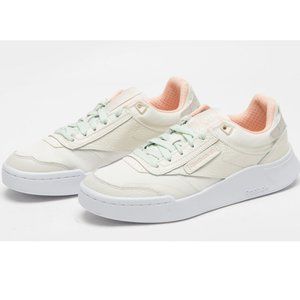Reebok Club C Legacy Womens Size 9 Sneakers off white NIB